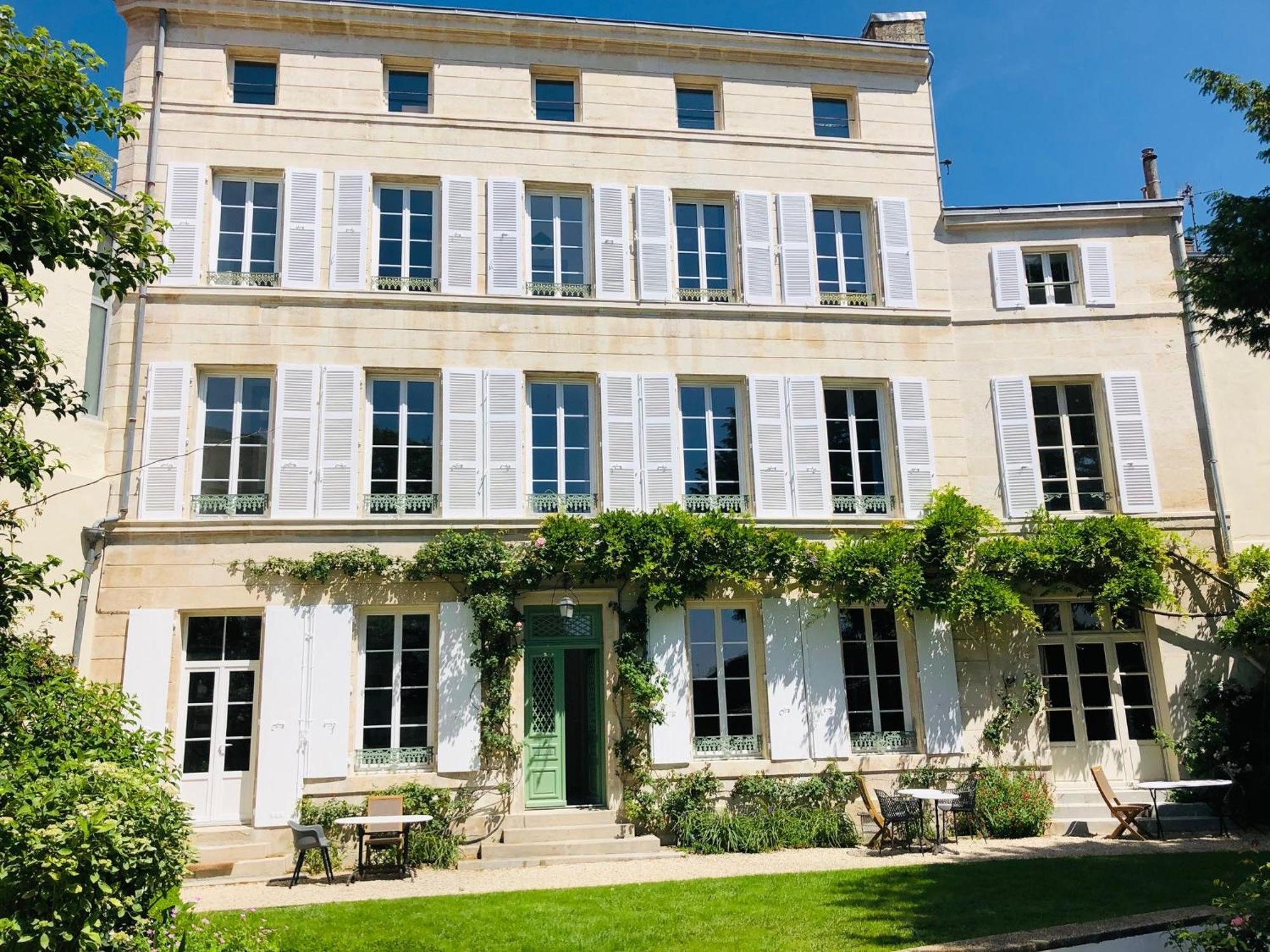 L'Hotel Particulier Du 12 Niort Bagian luar foto